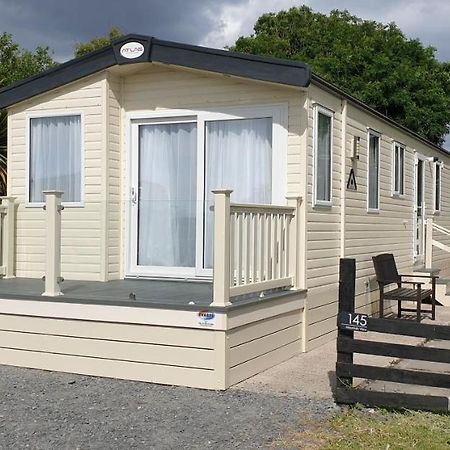 Port Haverigg Marina Village Міллом Екстер'єр фото