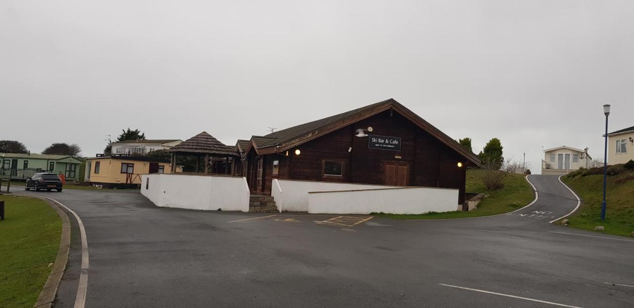 Port Haverigg Marina Village Міллом Екстер'єр фото
