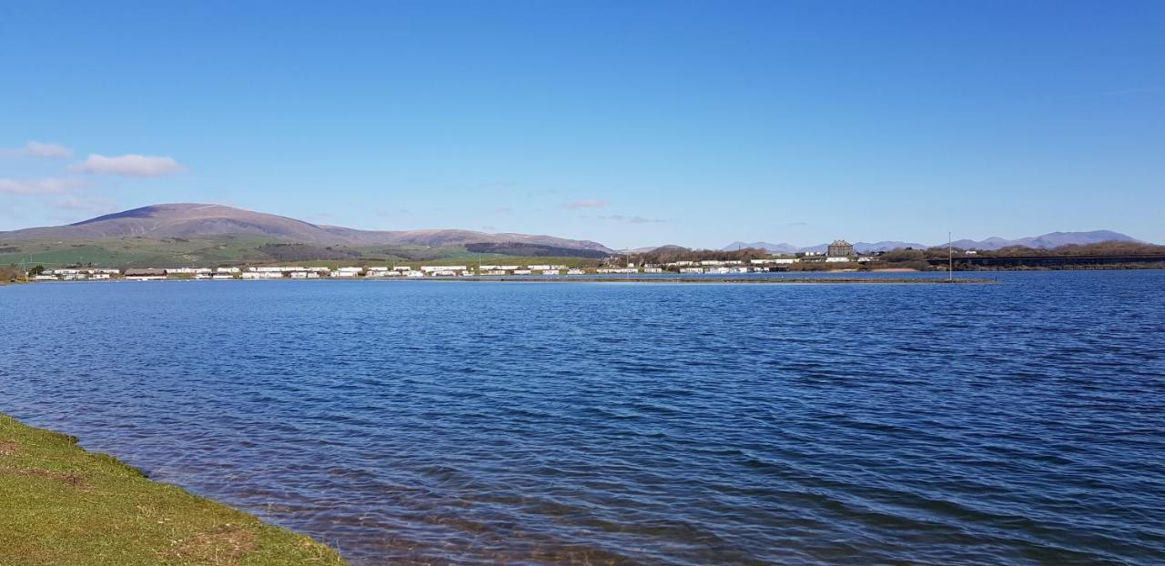 Port Haverigg Marina Village Міллом Екстер'єр фото