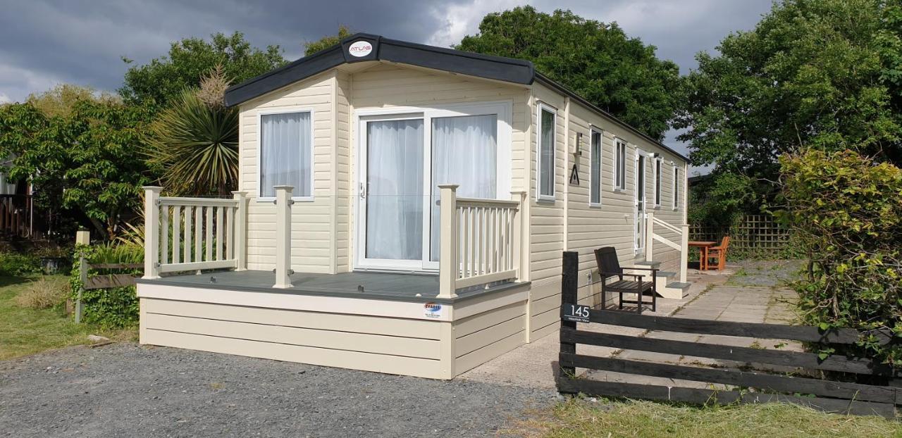 Port Haverigg Marina Village Міллом Екстер'єр фото